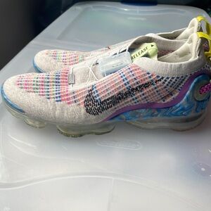 Nike Mens multicolor Vapormax Size 12